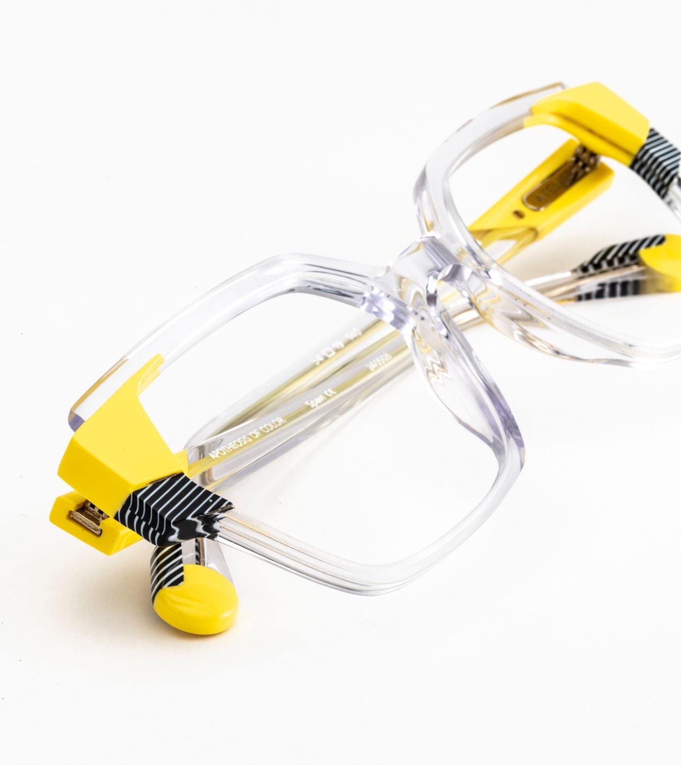 Unknown C04 White/Yellow/Black