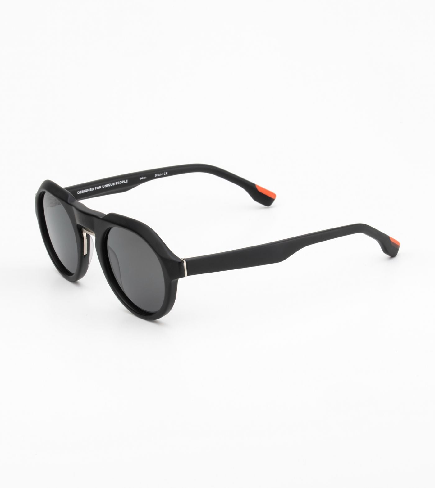 Luigi C01 Black