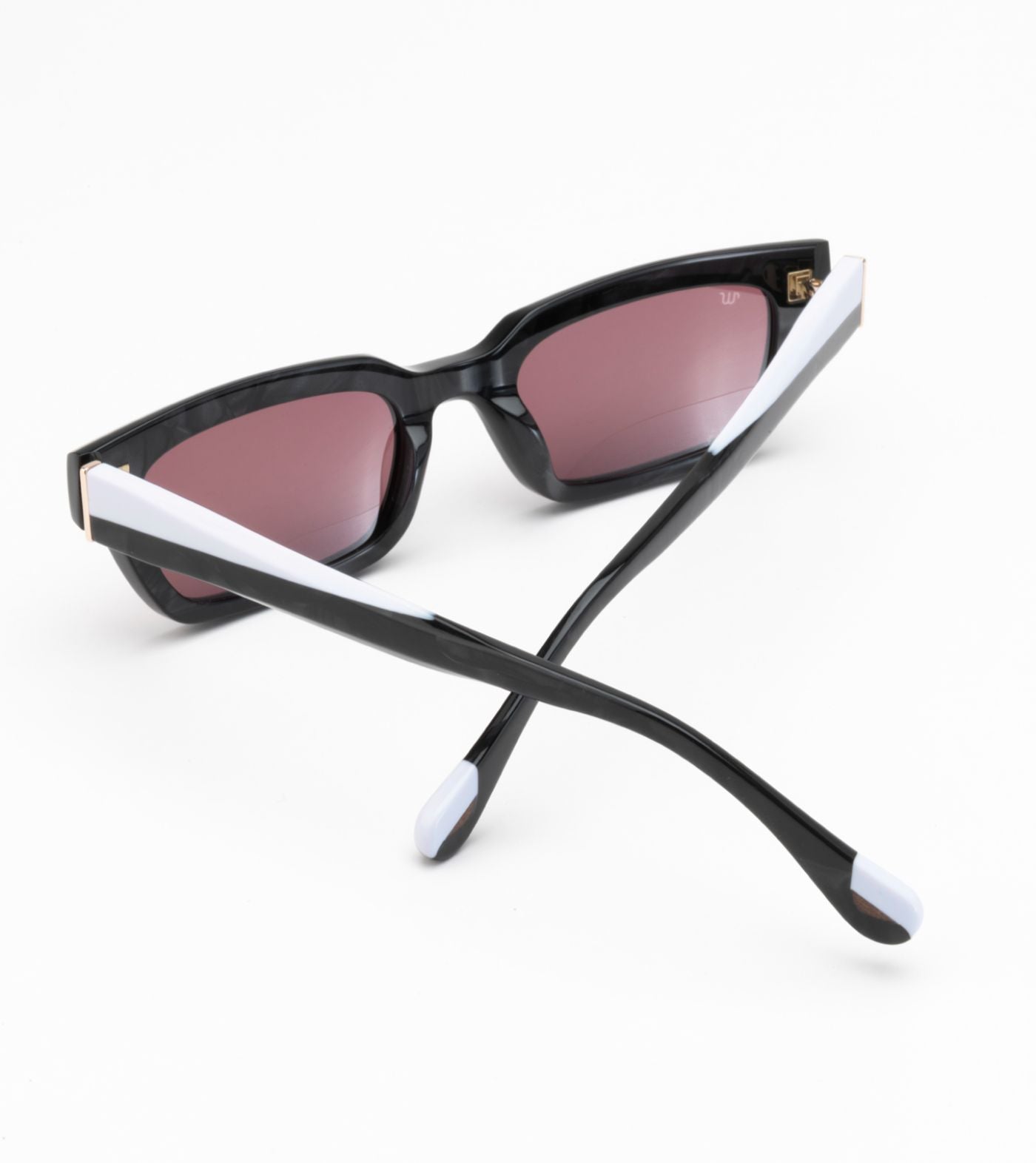 Nesta C01 Black (Purple)