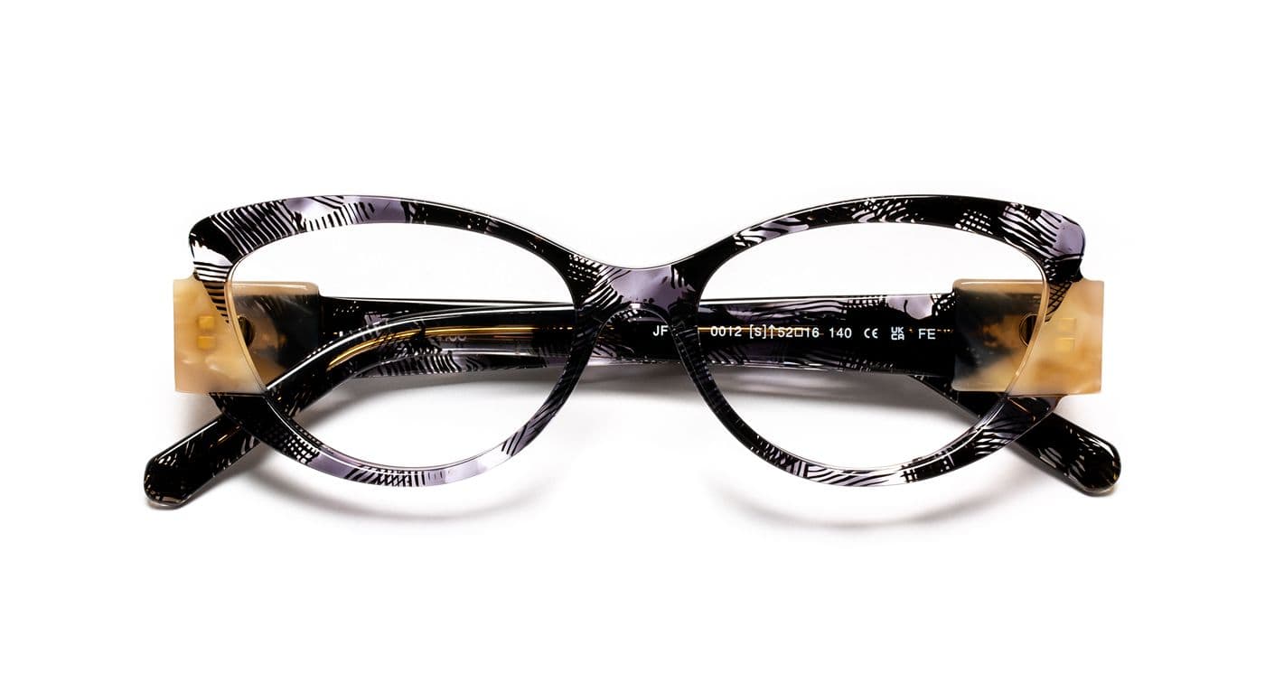 JF1606 C0012 Smoky Black/Horn