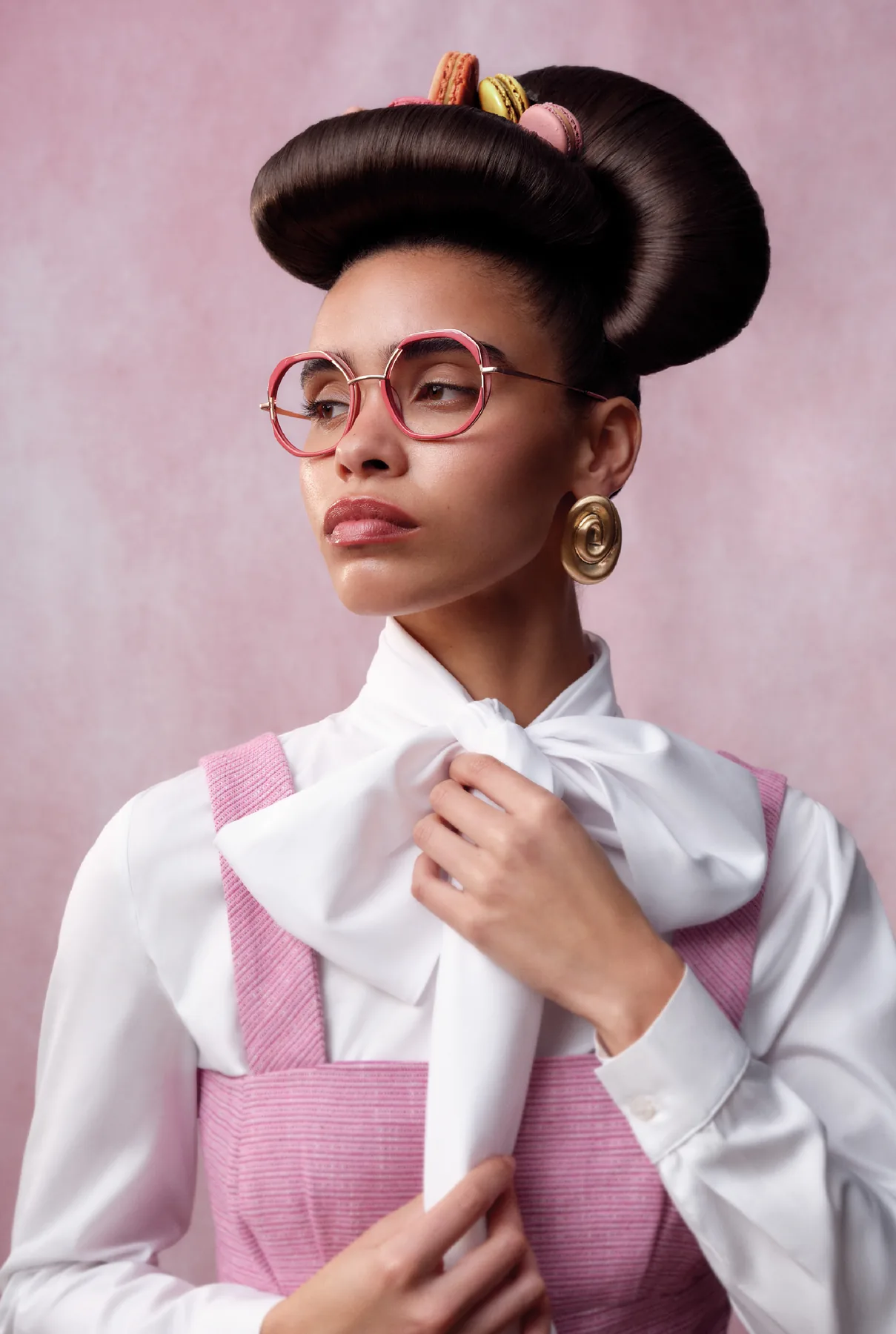 Woodys Unique Bakery SS26 optical campaign image with a model wearing a round frame
