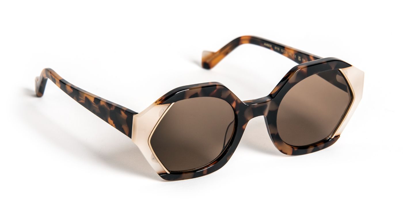 Amber C9110 White/Tortoiseshell Light