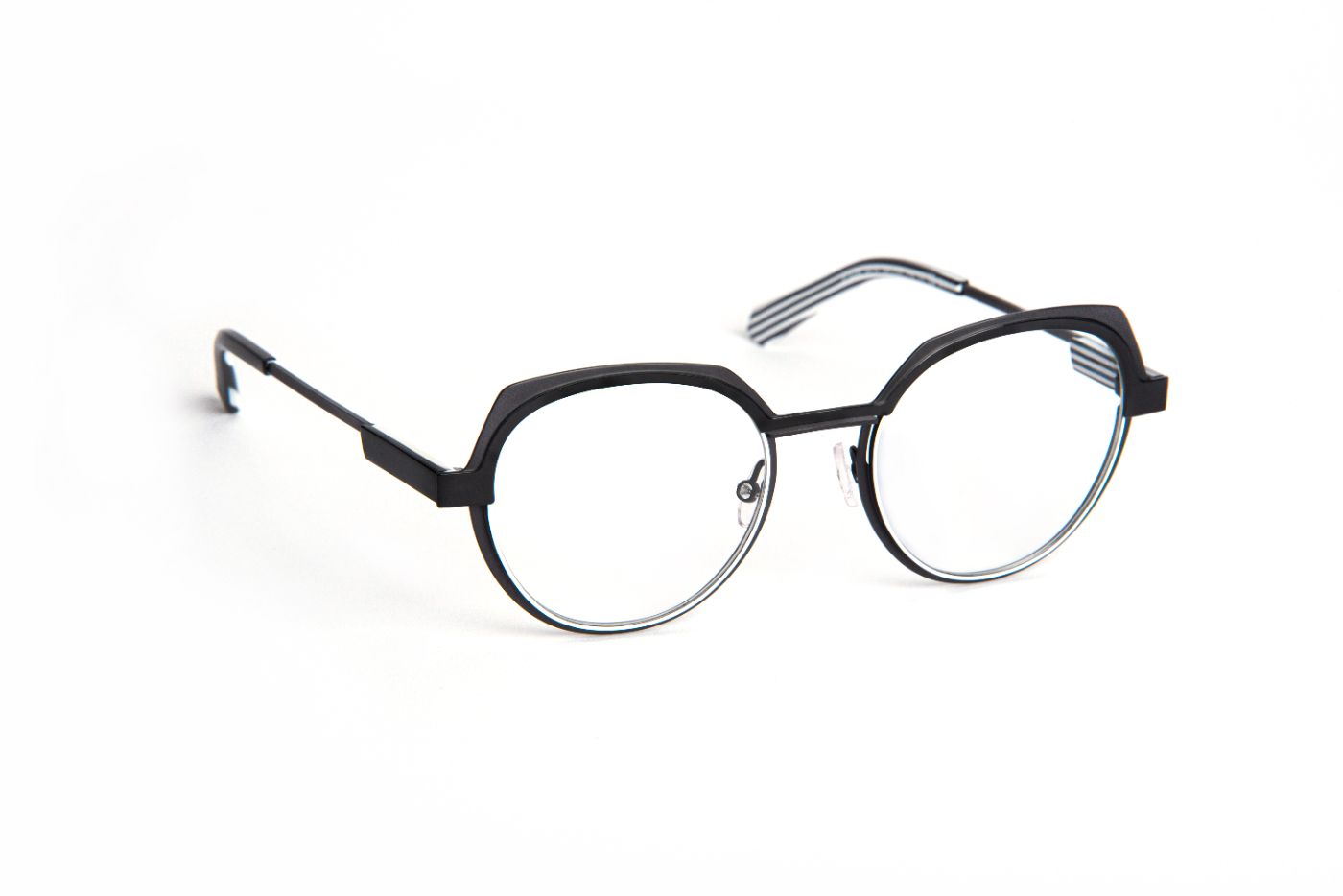 JF3096 C0010 Black/White