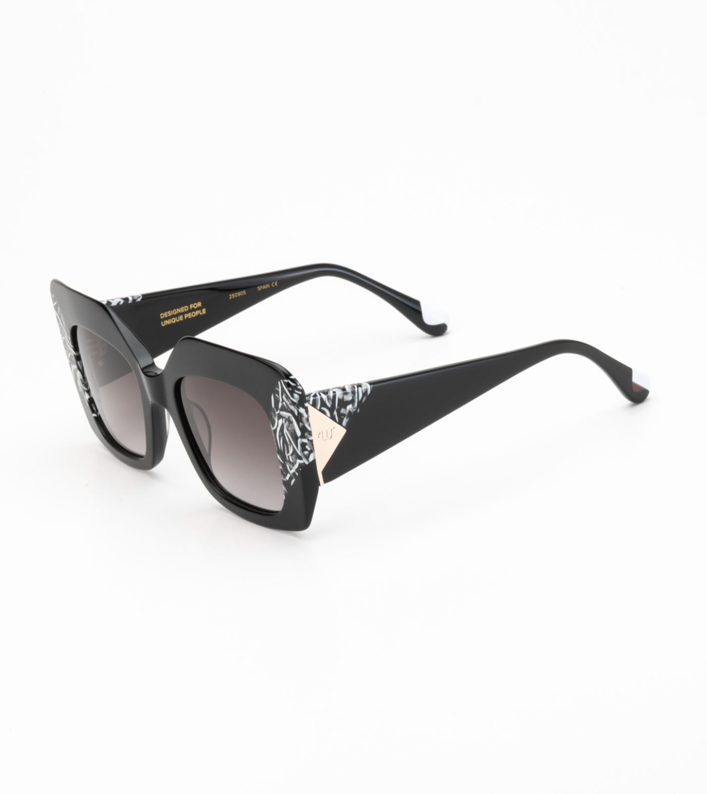 Clara C01 Black (Gradient Grey)