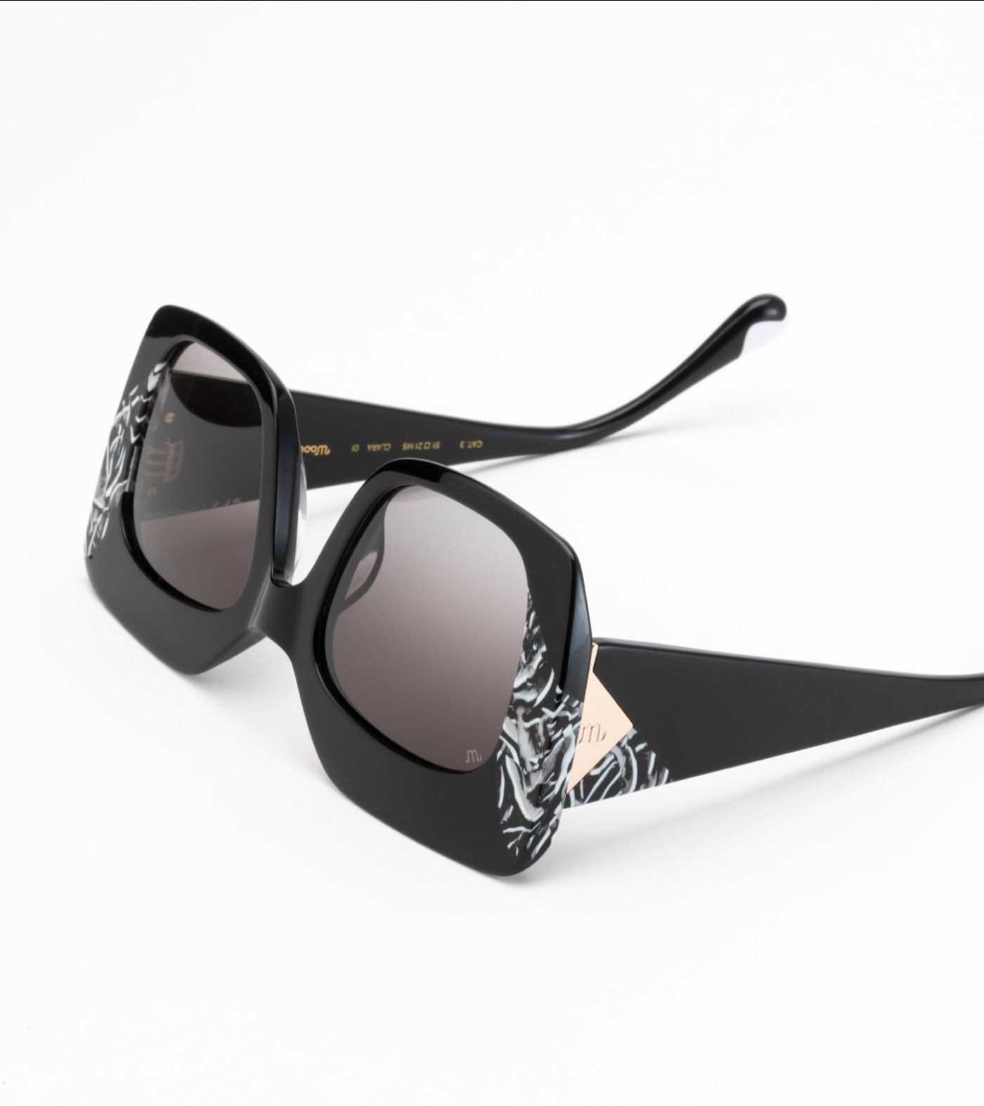 Clara C01 Black (Gradient Grey)