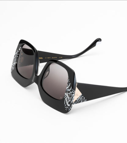 Clara C01 Black (Gradient Grey)