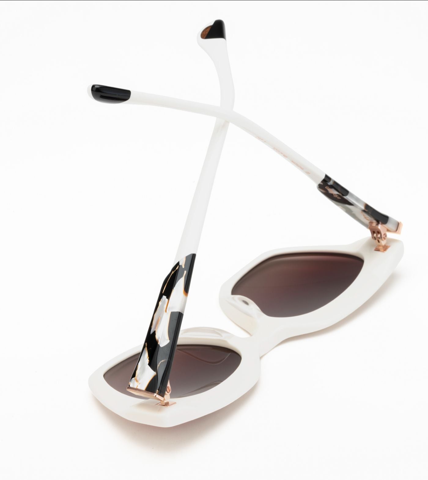 Natasha C03 White ()